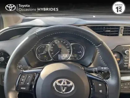 Photo 12 Toyota Yaris  HSD 100h France 5p