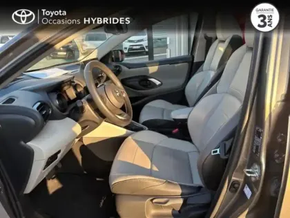 Photo 10 Toyota Yaris  116h Iconic 5p MY22