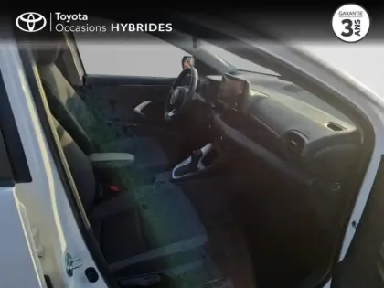 Photo 30 Toyota Yaris  116h Design 5p MY22