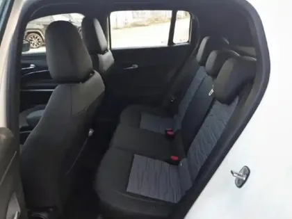 Photo 24 Jeep Avenger  1.2 Turbo T3 145ch MHEV Upland BVR6 4xe