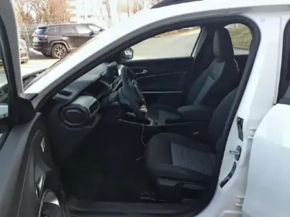 Photo 8 Jeep Avenger  1.2 Turbo T3 145ch MHEV Upland BVR6 4xe