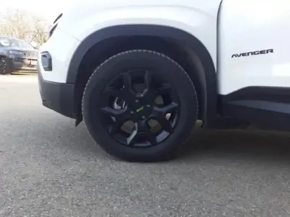 Photo 25 Jeep Avenger  1.2 Turbo T3 145ch MHEV Upland BVR6 4xe