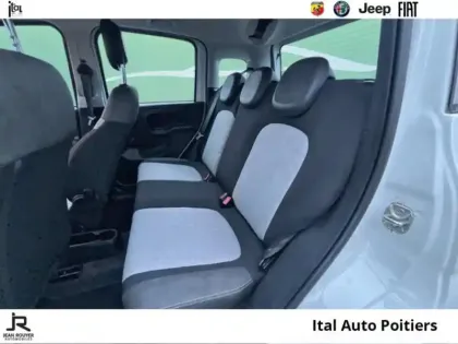 Photo 24 Fiat Panda  1.0 70ch BSG S&S Cross