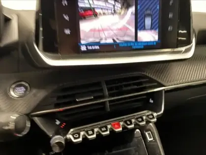 Photo 12 Peugeot 208  e- 136ch Allure