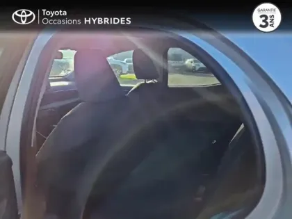 Photo 11 Toyota Yaris  116h Design 5p