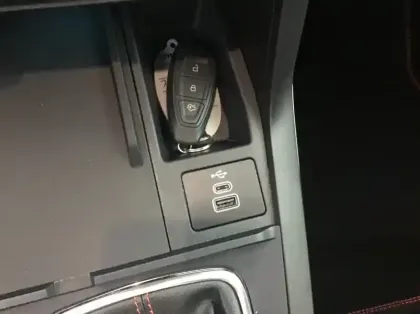 Photo 20 Ford Puma Nouveau 1.0 EcoBoost 125 ch mHEV S&S BVM6 ST-Line