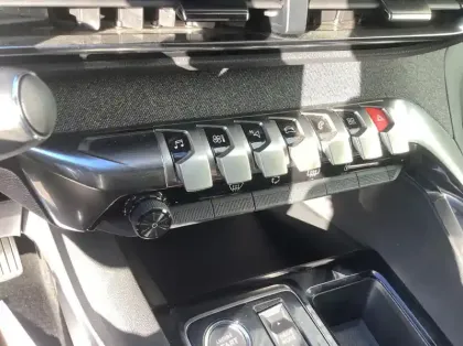 Photo 15 Peugeot 3008 BlueHDi 130ch S&amp;S EAT8 Allure Pack