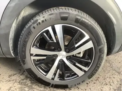 Photo 8 Peugeot 3008 Hybrid 136 e-DCS6 GT