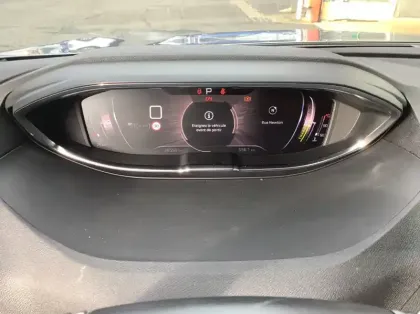 Photo 13 Peugeot 3008 Hybrid 136 e-DCS6 GT