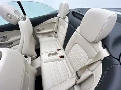 Photo 22 Mercedes Classe C 220 d Cabriolet AMG Line