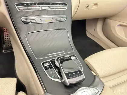 Photo 12 Mercedes Classe C 220 d Cabriolet AMG Line