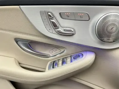 Photo 20 Mercedes Classe C 220 d Cabriolet AMG Line