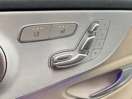 Photo 17 Mercedes Classe C 220 d Cabriolet AMG Line