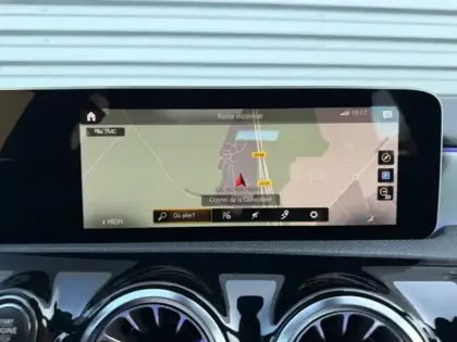 Photo 12 Mercedes Classe A 250 e AMG Line