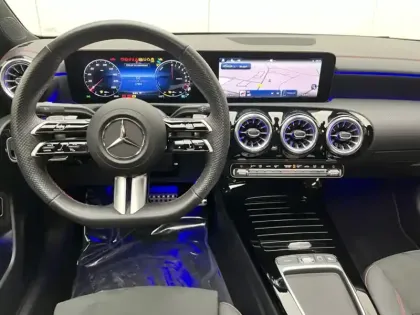 Photo 19 Mercedes CLA Coupé 250 e Hybrid EQ AMG Line