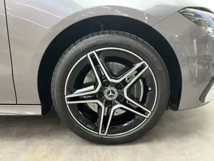 Photo 8 Mercedes CLA Coupé 250 e Hybrid EQ AMG Line