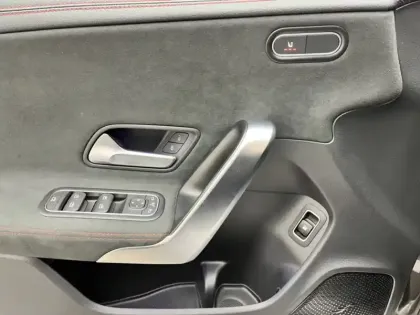 Photo 14 Mercedes CLA Coupé 250 e Hybrid EQ AMG Line