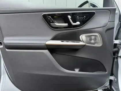 Photo 19 Mercedes Classe GLC 300 de 4MATIC AMG Line d e Hybr