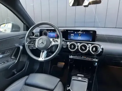 Photo 10 Mercedes Classe A 180 d Progressive Line Berline Pro