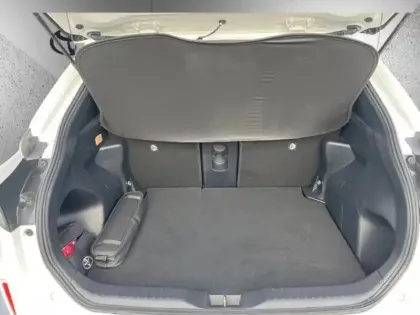 Photo 8 Toyota Yaris Hybride 1.5 HYBRID 116H DESIGN Cargo