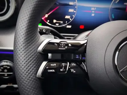 Photo 52 Mercedes Classe C 300 e Hybrid EQ AMG Line