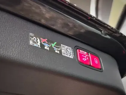 Photo 56 Mercedes Classe C 300 e Hybrid EQ AMG Line