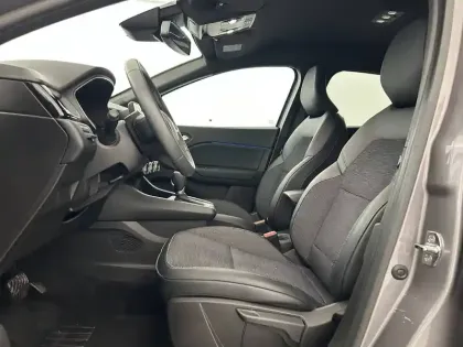 Photo 9 Renault Captur  E-Tech 145