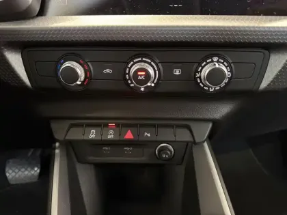 Photo 16 Audi A1  Sportback 25 TFSI 95 ch S tronic 7