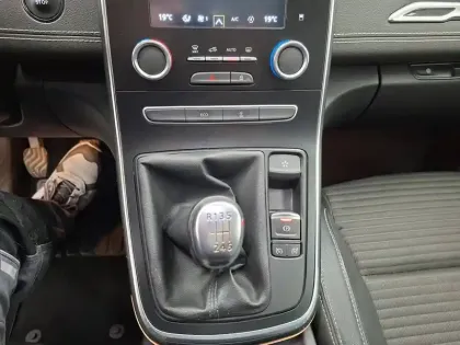 Photo 37 Renault Scenic Gén. IV (JFA) Ph1 Intens 5