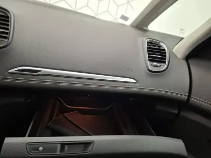 Photo 40 Renault Scenic Gén. IV (JFA) Ph1 Intens 5