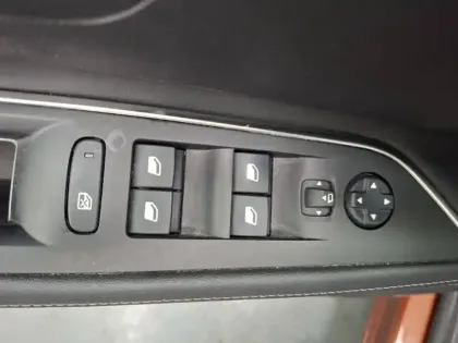 Photo 31 Peugeot 3008  BlueHDi 130ch S&S EAT8