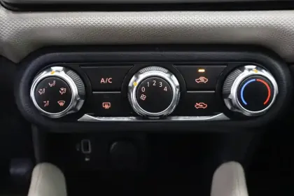 Photo 19 Nissan Micra  IG-T 100