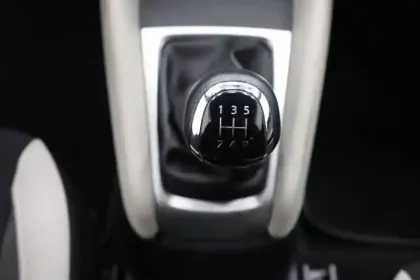 Photo 27 Nissan Micra  IG-T 100