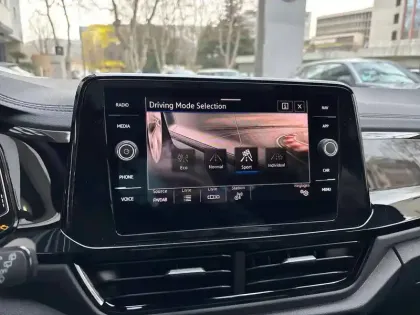 Photo 12 Volkswagen T-roc  1.5 TSI EVO2 150 Start/Stop DSG7