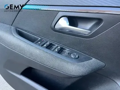 Photo 12 Peugeot 208  PureTech 75 S&S BVM5