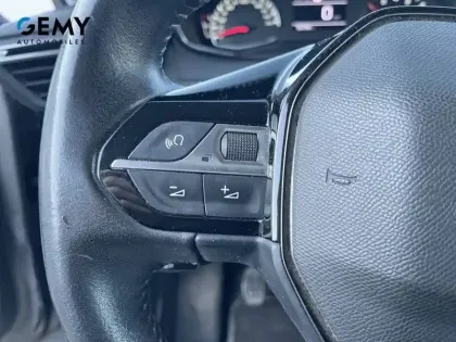 Photo 14 Peugeot 208  PureTech 75 S&S BVM5