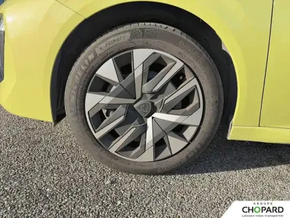 Photo 52 Peugeot 208  100 S&S BVM6