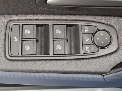 Photo 23 Dacia Duster  Hybrid 140