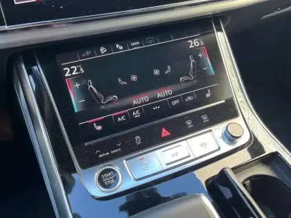 Photo 19 Audi Q8  60 TFSI e 462 Tiptronic 8 Quattro