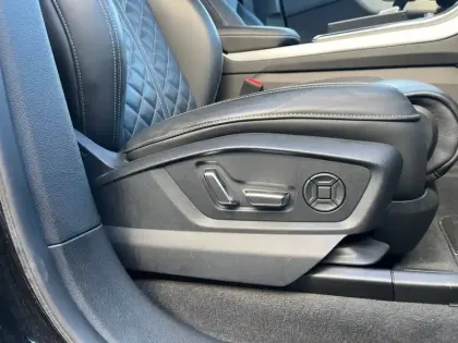 Photo 29 Audi Q8  60 TFSI e 462 Tiptronic 8 Quattro