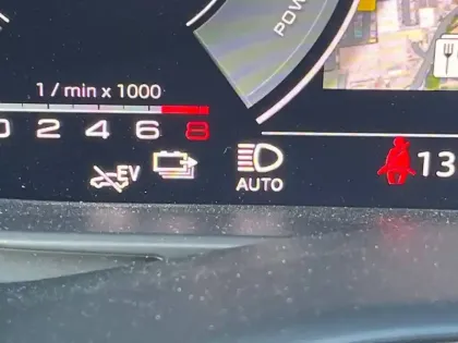 Photo 37 Audi Q8  60 TFSI e 462 Tiptronic 8 Quattro