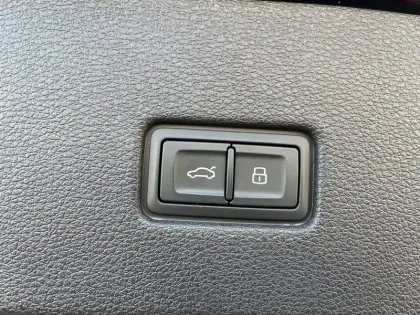 Photo 21 Audi Q8  60 TFSI e 462 Tiptronic 8 Quattro