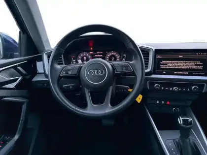 Photo 11 Audi A1  Sportback 30 TFSI 110 ch S tronic 7