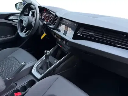 Photo 8 Audi A1  Sportback 30 TFSI 110 ch S tronic 7