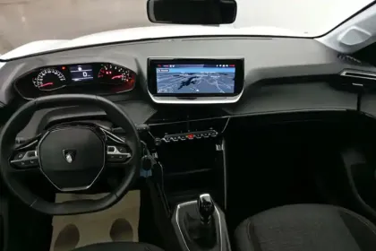 Photo 104 Peugeot 208  100 S&S BVM6