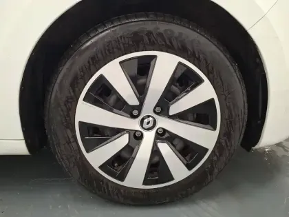 Photo 15 Renault Clio  E-Tech full hybrid 145