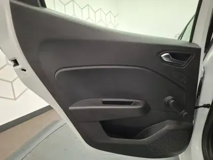 Photo 23 Renault Clio  E-Tech full hybrid 145