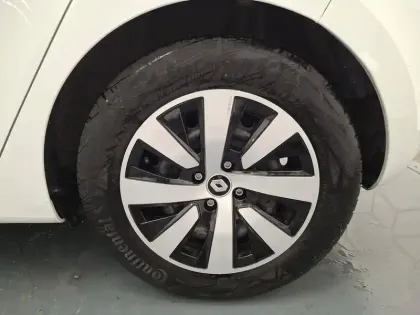 Photo 13 Renault Clio  E-Tech full hybrid 145