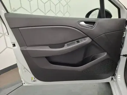 Photo 24 Renault Clio  E-Tech full hybrid 145