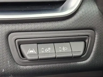 Photo 31 Renault Clio  E-Tech full hybrid 145